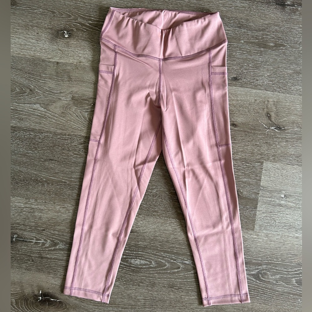 NWOT XS 0-2 Pro Fit Pink Cropped Leggings With Pockets Yoga Pants Capris